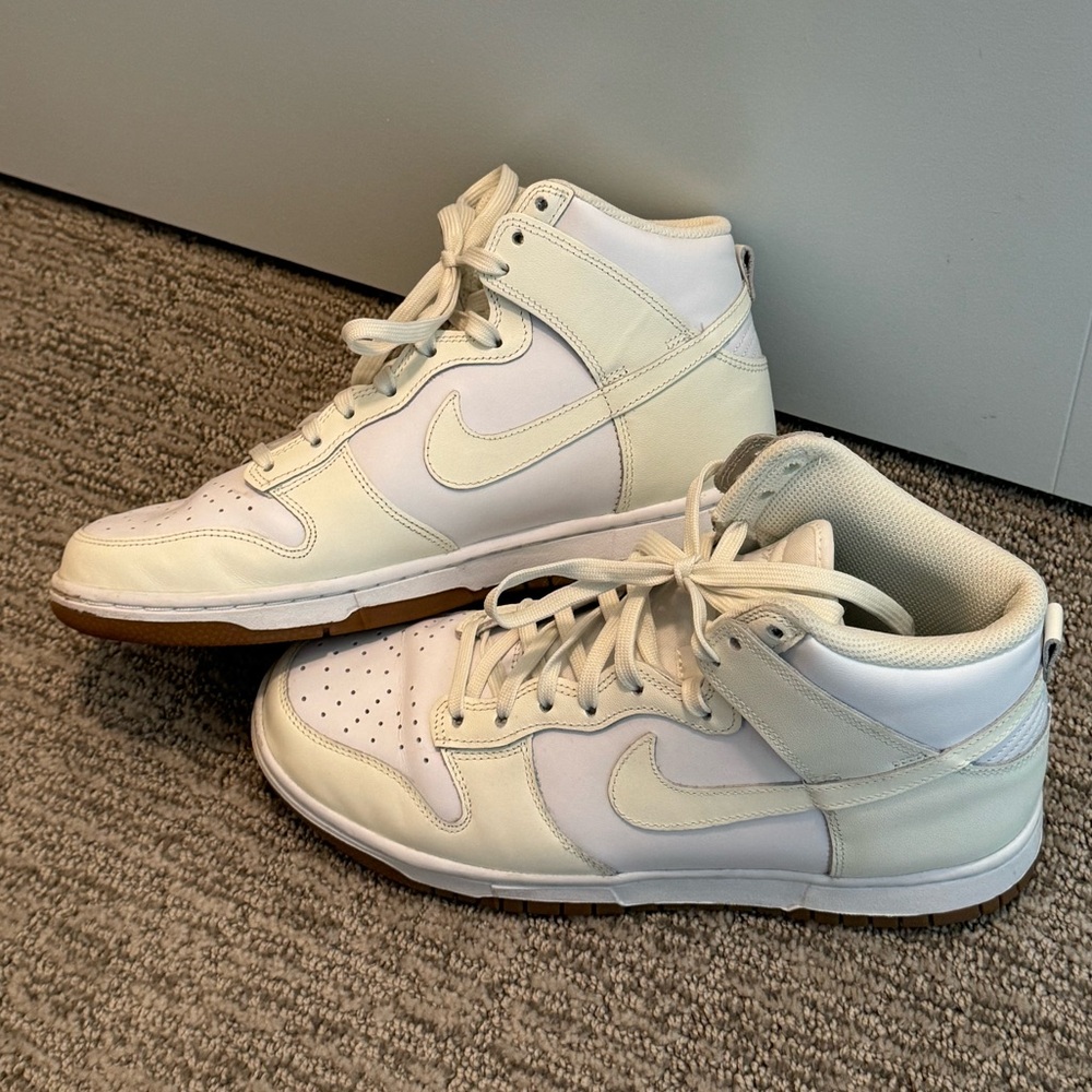 Nike Women’s Dunk High Shoes